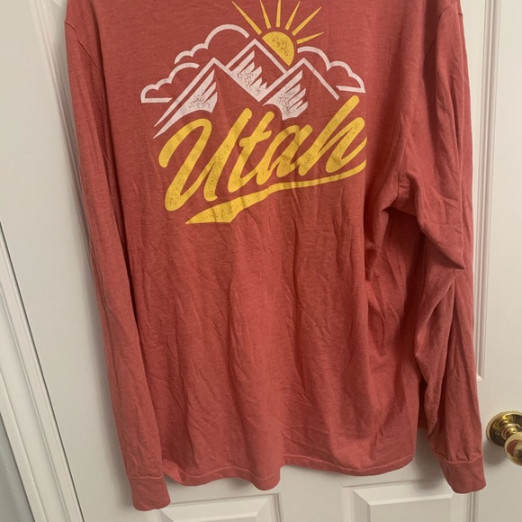 Long sleeve t-shirt to fit XL. It is in excellent condition - Picture 4 of 4